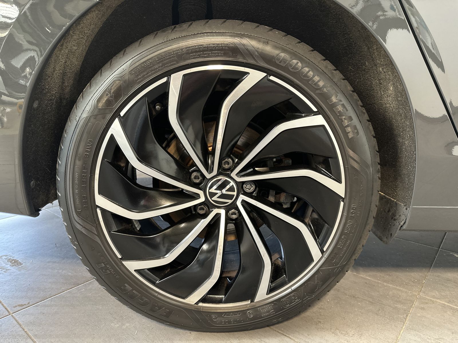 Fahrzeugabbildung Volkswagen Golf Variant 2.0 TDI Life NAV+LED+KAM+VCOCK+HUD