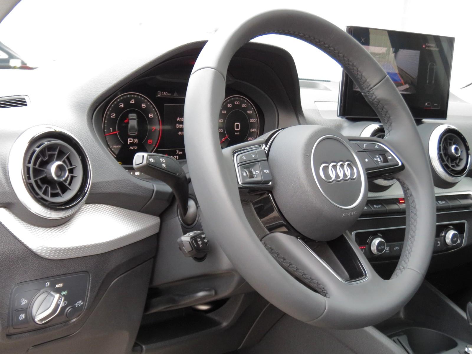 Audi Q2 35 TFSI S line MATRIX KAM EL.HECK KEYLESS uvm