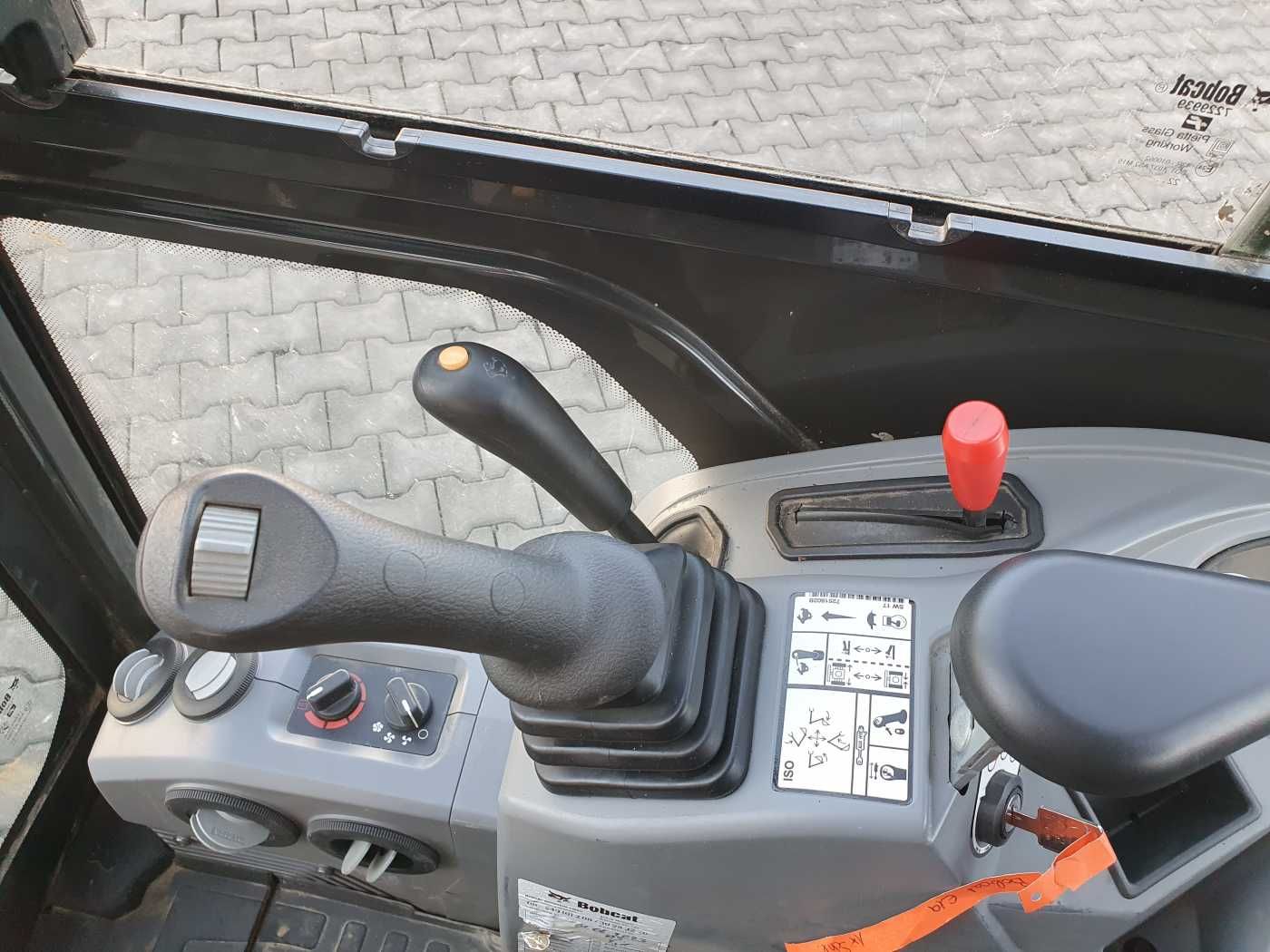 Fahrzeugabbildung Bobcat E19 / MS01 / nur 423h! / 2023 / Tieflöffel 300mm