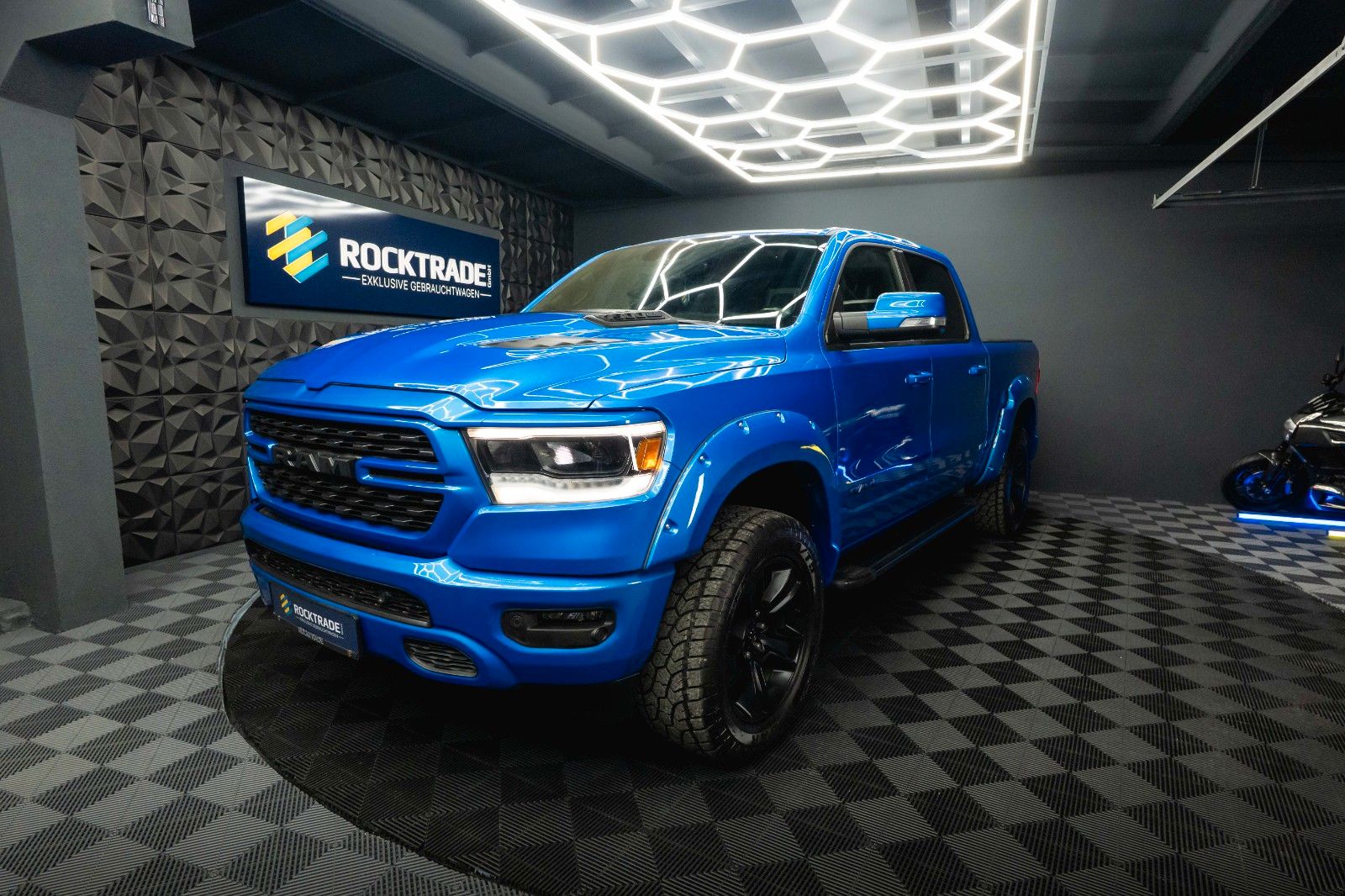 Fahrzeugabbildung Dodge RAM 5.7 V8 HEMI 4x4 NIGHT GT SPORT Night-Paket