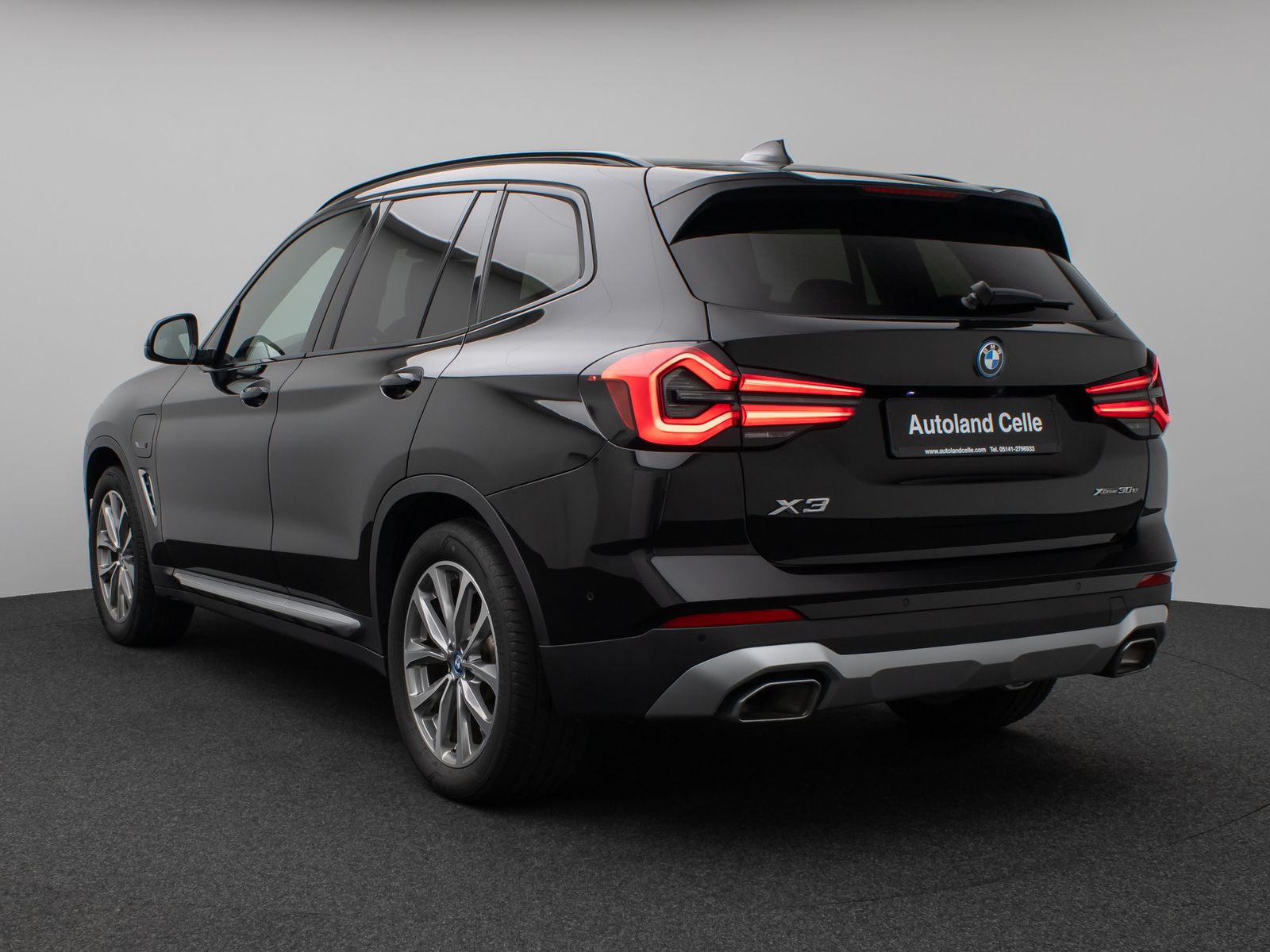 Fahrzeugabbildung BMW X3 xD30e Kamera HUD DAB HiFi Komfort Sport AHK