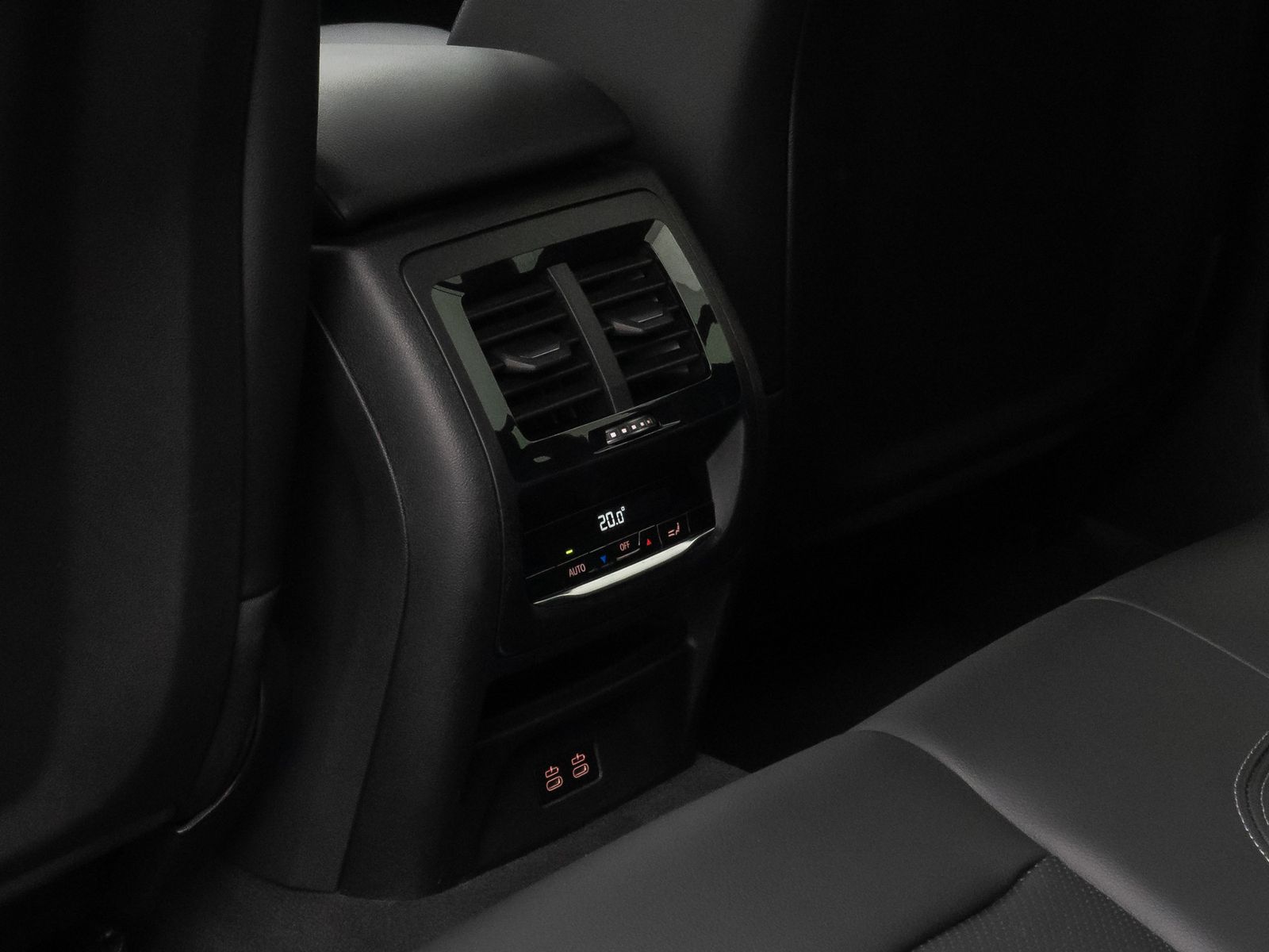 Fahrzeugabbildung BMW X3 xD30e Leder HUD DAB Kamera Laser Sport 20Zoll