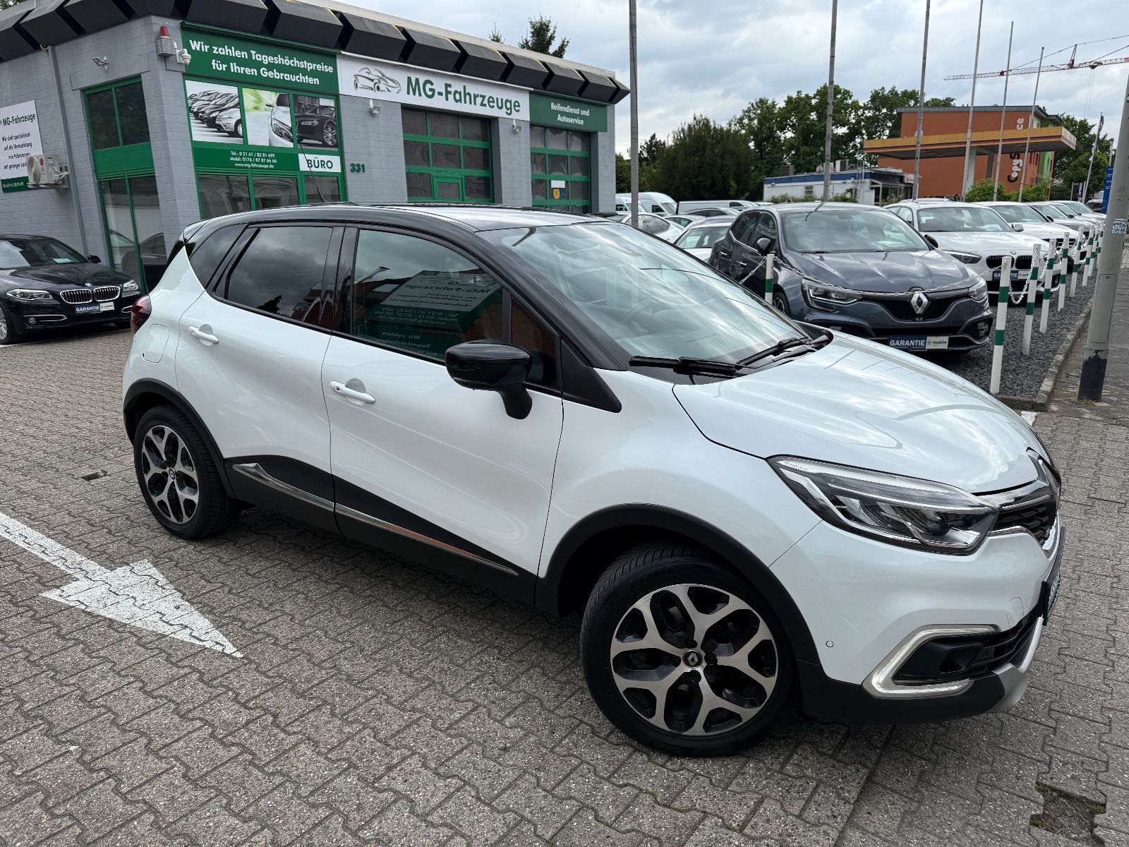 Fahrzeugabbildung Renault Captur Intens NAVI LED AHK TEMPOMAT KAMERA