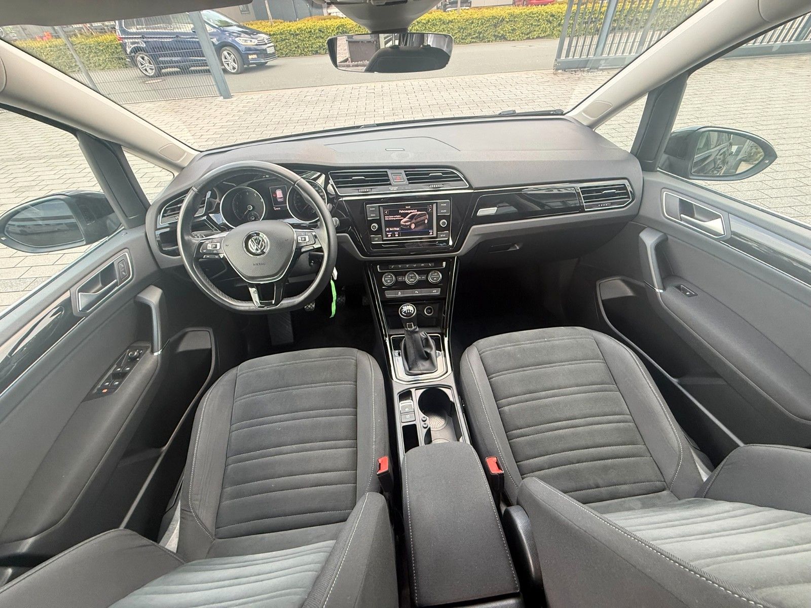 Fahrzeugabbildung Volkswagen Touran Highline BMT/Start-Stopp