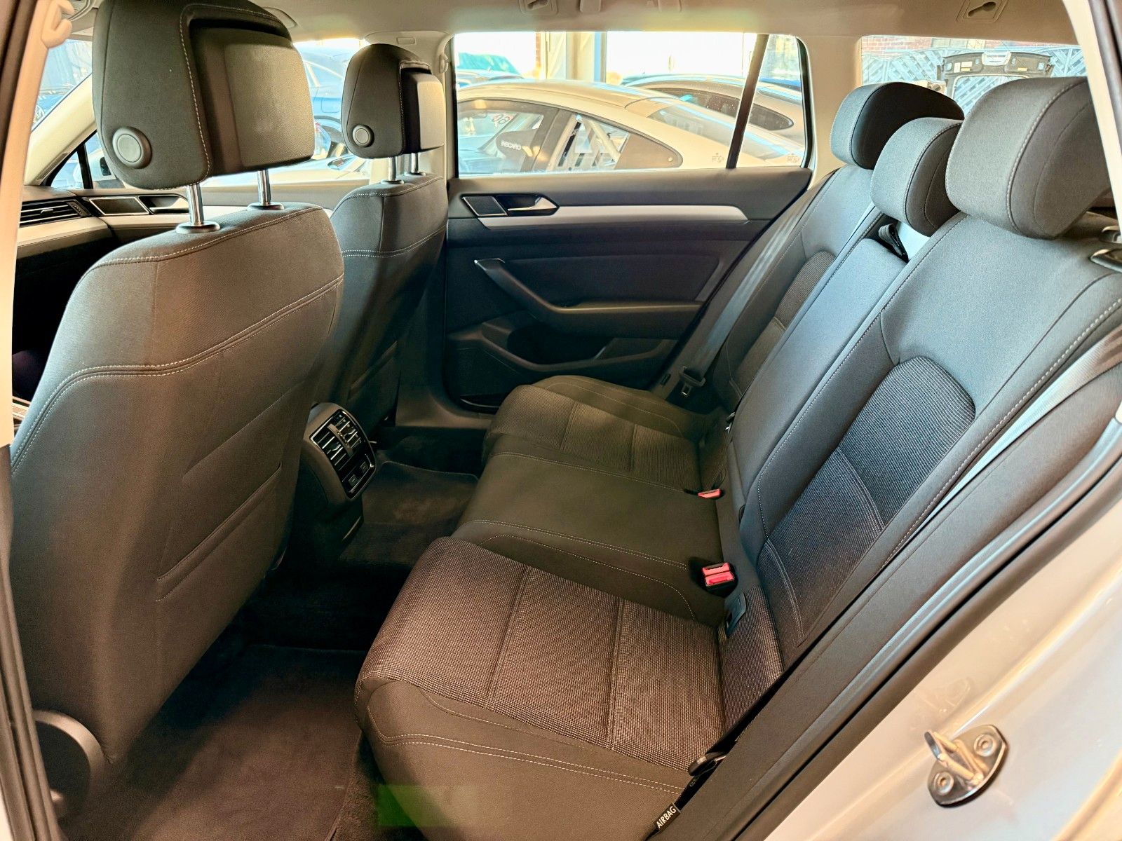 Fahrzeugabbildung Volkswagen Passat Variant 2.0TDI DSG Comfortline BlueMotion