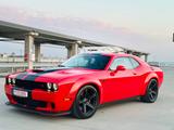 Dodge Challenger SRT Hellcat  - Dodge Challenger: Hellcat