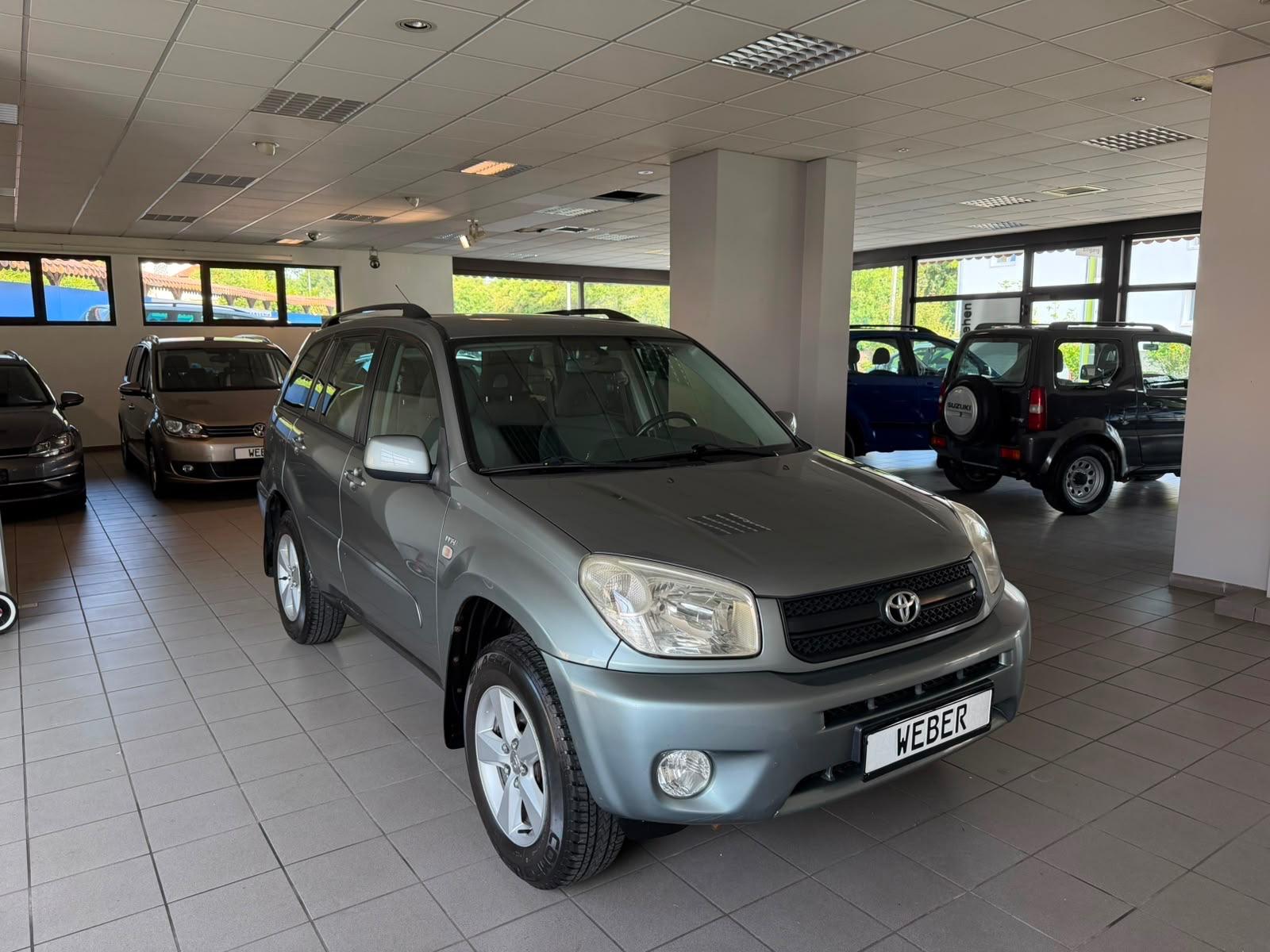 Toyota RAV4 2.0 VVT-i 150 ch 4x4 Sol • Attelage • Radar de recul
