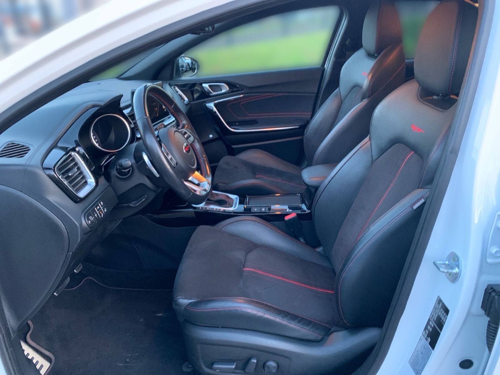 Fahrzeugabbildung Kia Proceed 1.6 T-GDI 7-DCT GT AHK Sportauspuff