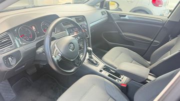 Volkswagen Golf - 8