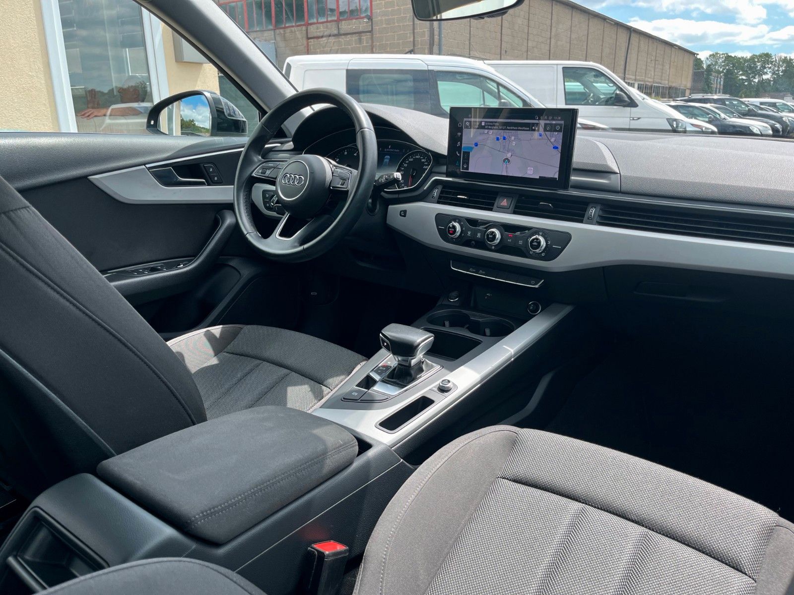 Fahrzeugabbildung Audi A4 Avant 35 TDI basis Aut. Navi LED 1.HAND PDC