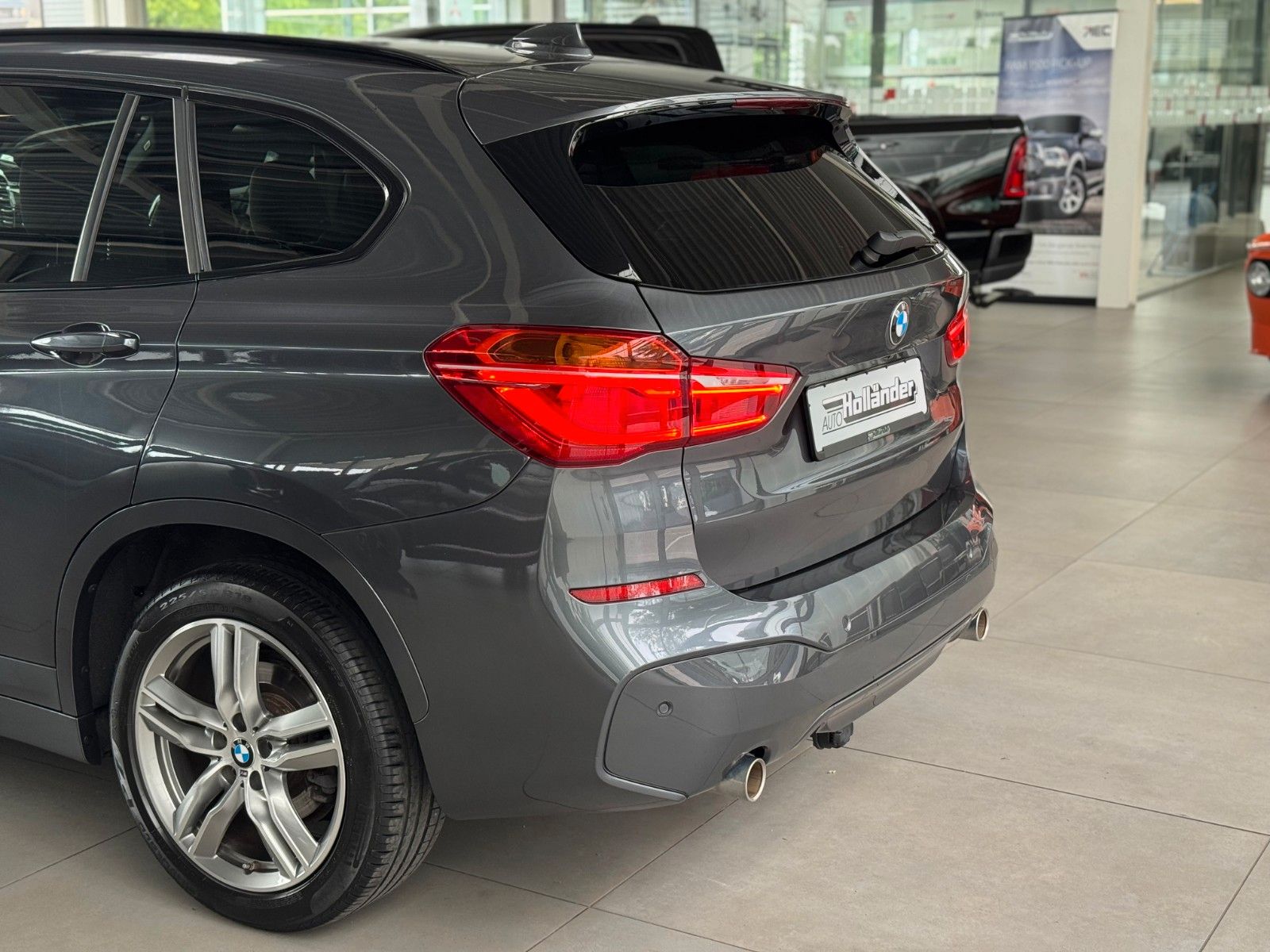 Fahrzeugabbildung BMW X1 xDrive 2.0i M Sport   "Leder PANO Kamera"
