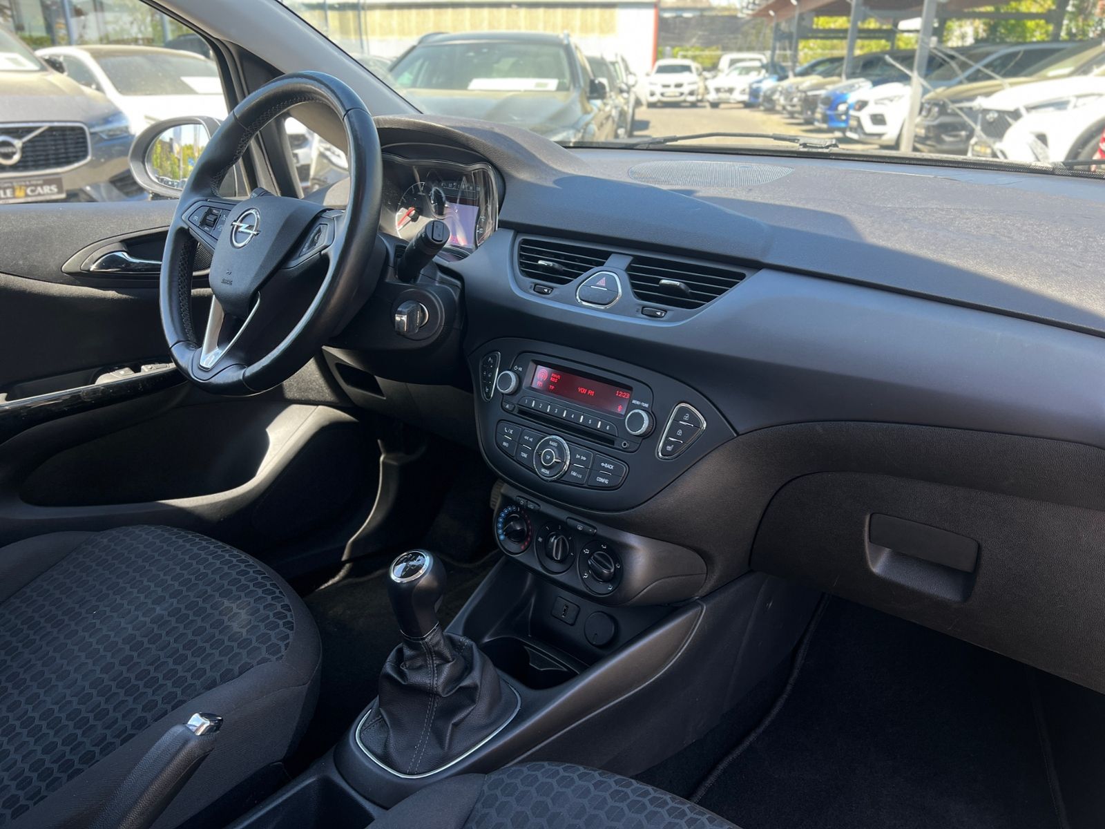 Fahrzeugabbildung Opel Corsa E Edition KLIMA SHZ LKHZ ALU