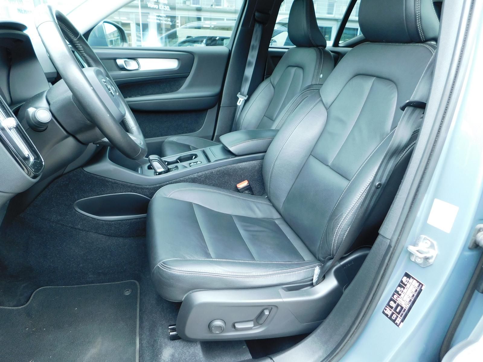 Fahrzeugabbildung Volvo XC40 D3 Momentum Pro