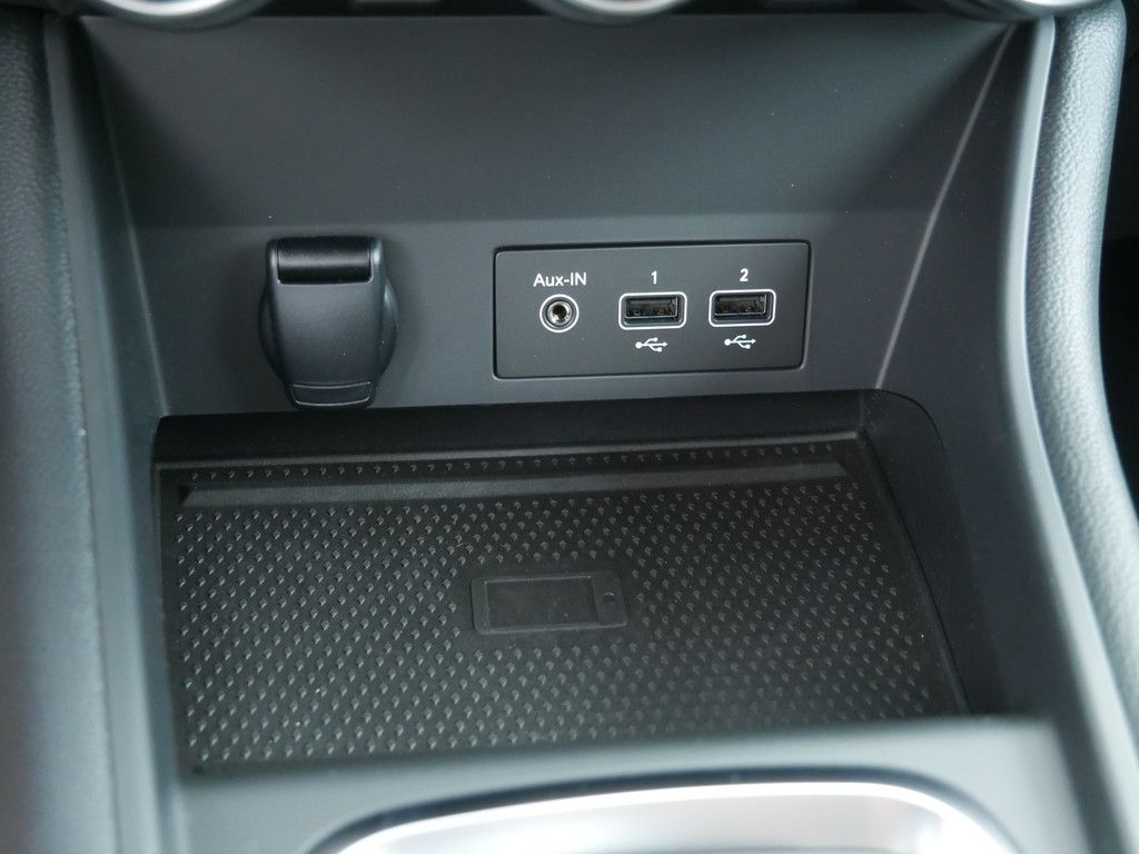 Fahrzeugabbildung Renault Captur Intens TCe 140 EDC GPF KAMERA NAVI LED