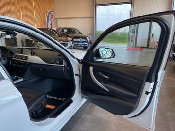 BMW 320 d Lim. *Schiebedach*Navi*Klima*Vollleder*DAB