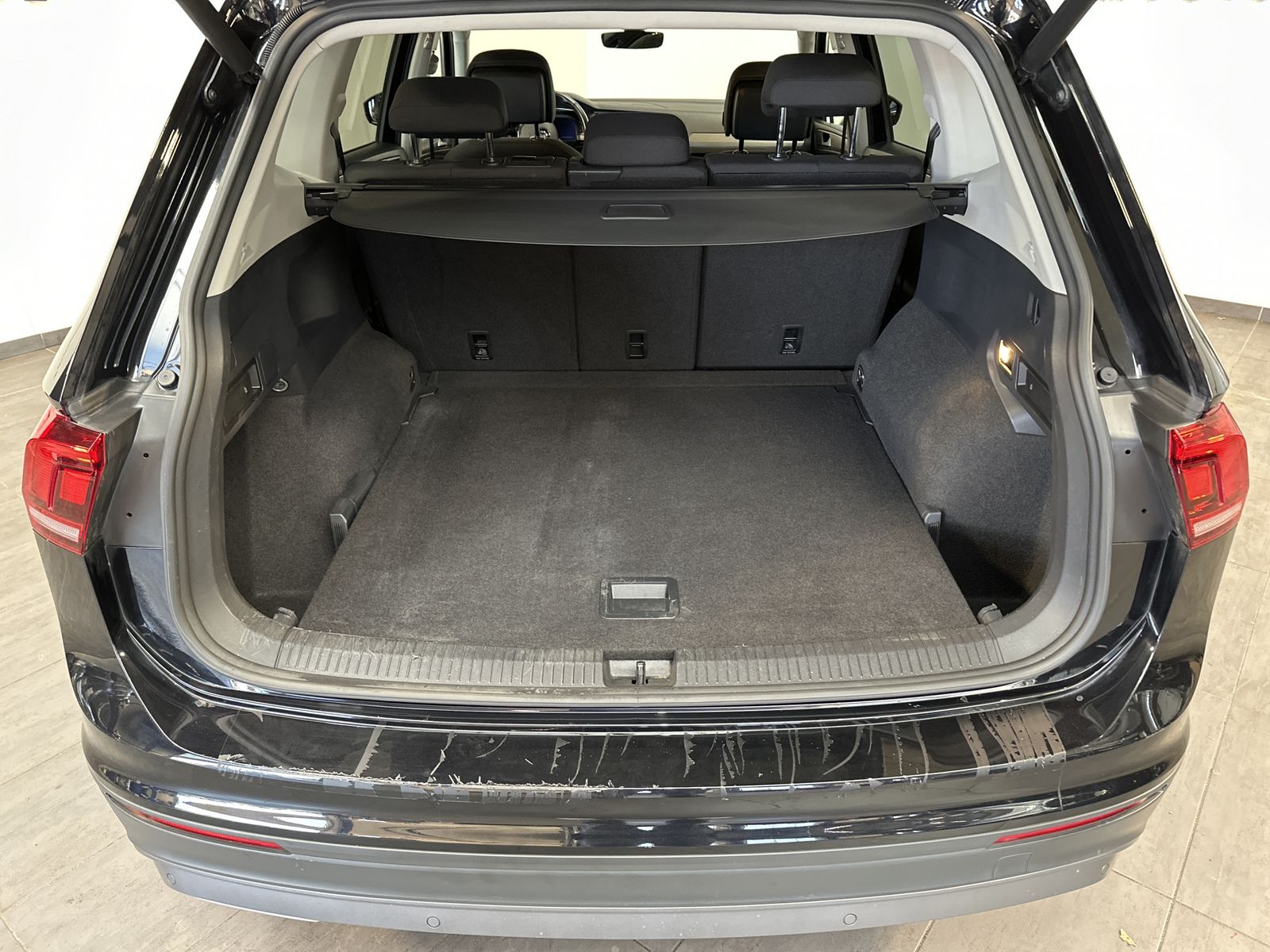 Fahrzeugabbildung Volkswagen Tiguan Allspace 2.0 TDI DSG CL NAV+LED+ACC+KAM