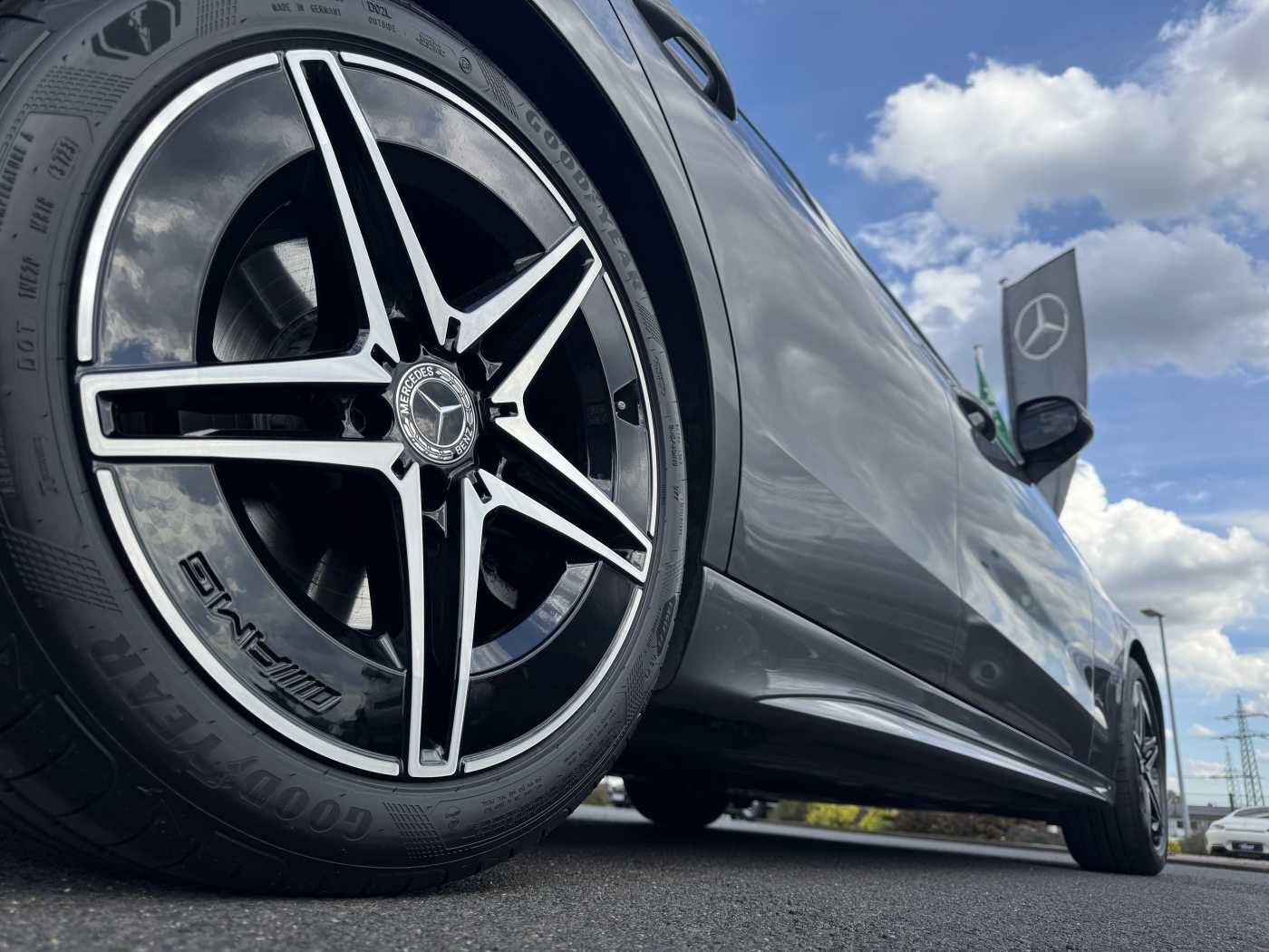 Fahrzeugabbildung Mercedes-Benz C 200 T AMG Pano+AHK+RFK+Memory+Night+ TotW