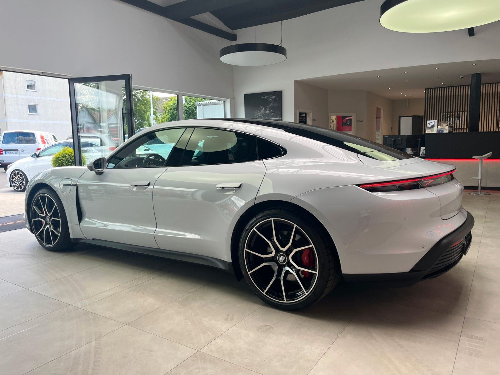 Fahrzeugabbildung Porsche Taycan 4S Plus*Chrono*Apprvd.*Pano*360°*HUD*Bose
