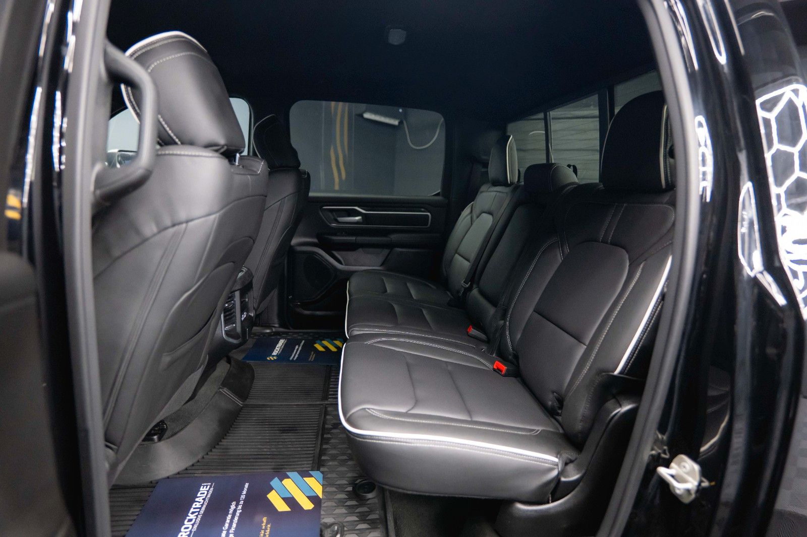 Fahrzeugabbildung Dodge RAM 5.7 V8 HEMI 4x4 LIMITED Style Night-Edition