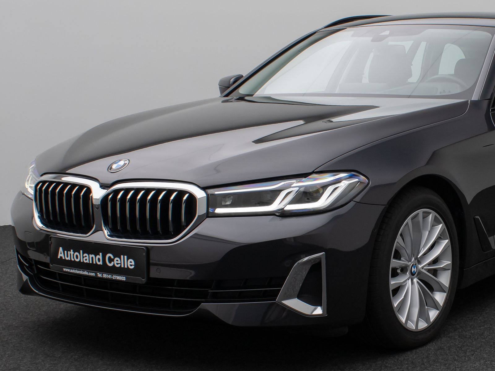 Fahrzeugabbildung BMW 530d xD  LuxuryLine Pano 360°HUD DAB H/K Massage