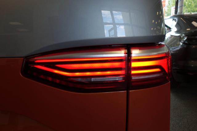 VOLKSWAGEN T7 MULTIVAN LIFE eHYBRID 150ch - PORTES ÉLECTRIQUES - CUIR - SIÈGES VENTILÉS ET MASSANTS - MATRIX LED - ACC