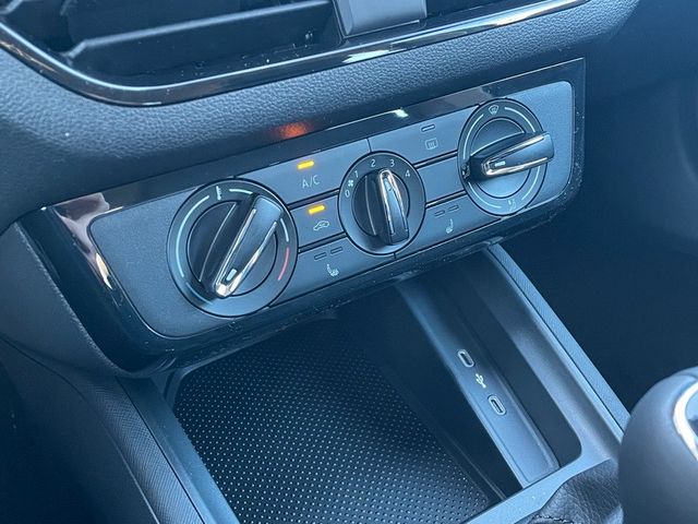 Skoda Scala 1.0 TSI Essence *ALU*DAB*LED*PDChi*SHZ*TEL