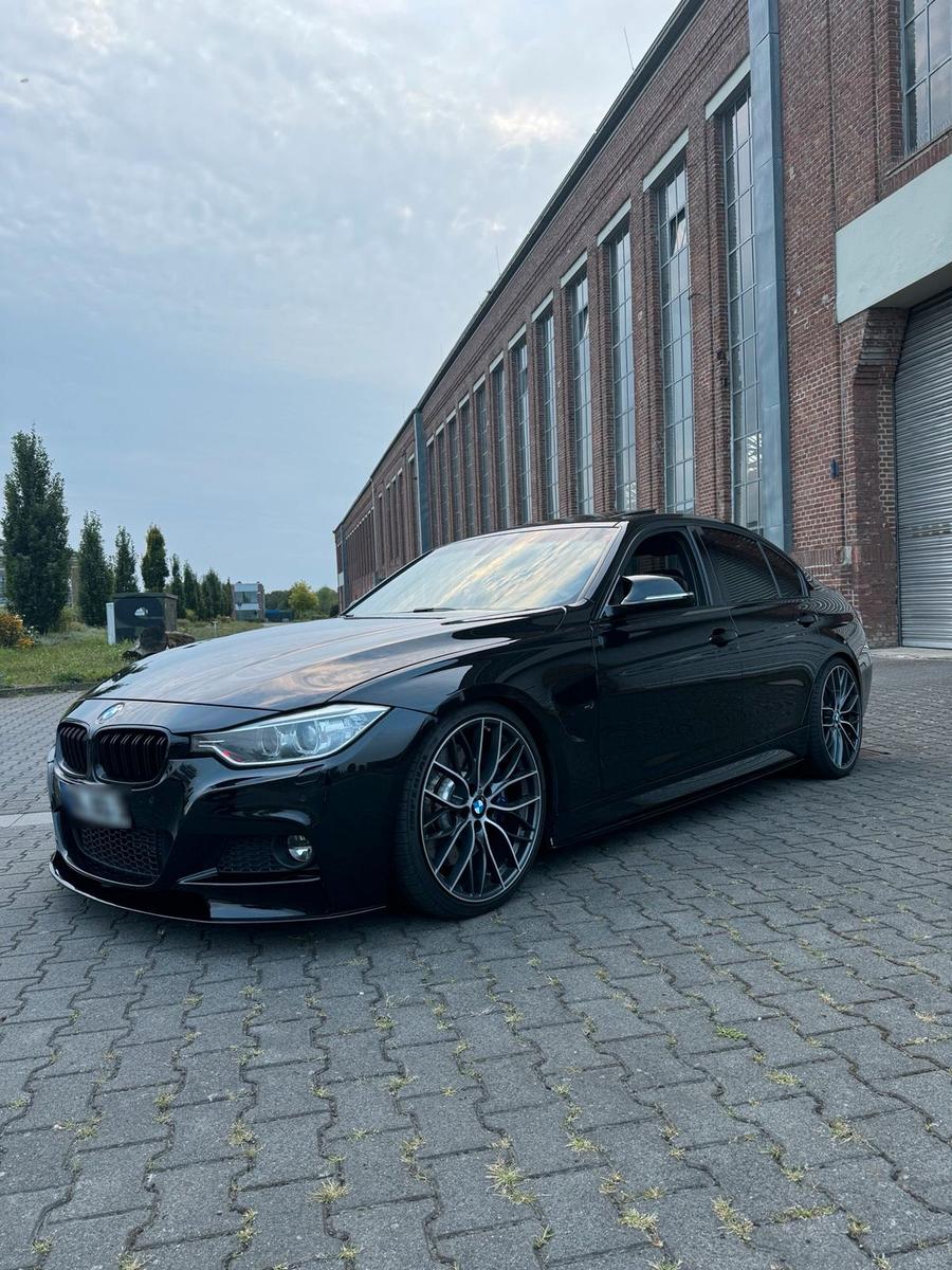 BMW 330