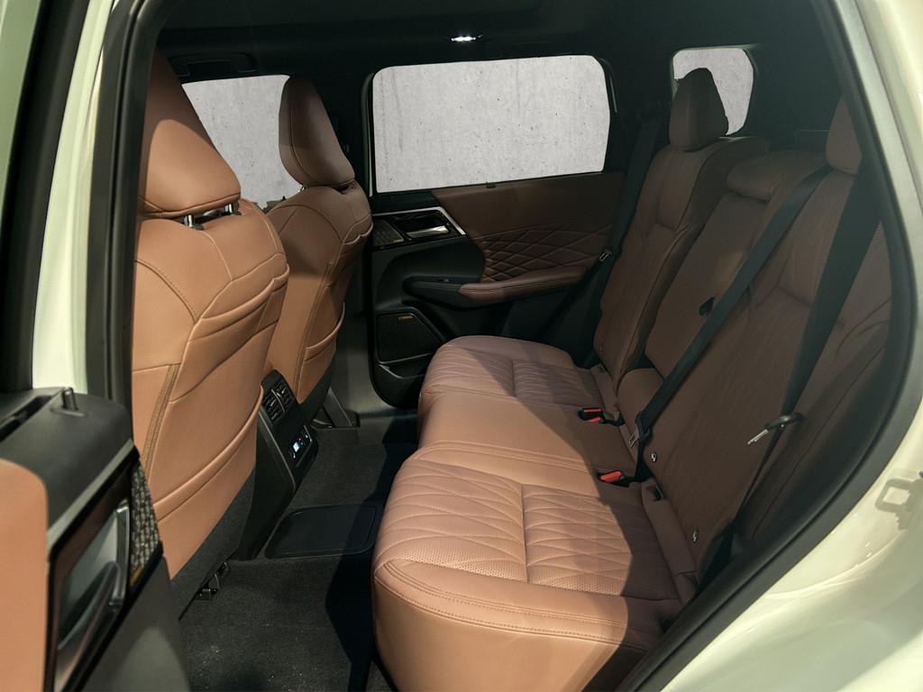 Mitsubishi Outlander Plug-in Hybrid TOP + Luxury Paket PANO