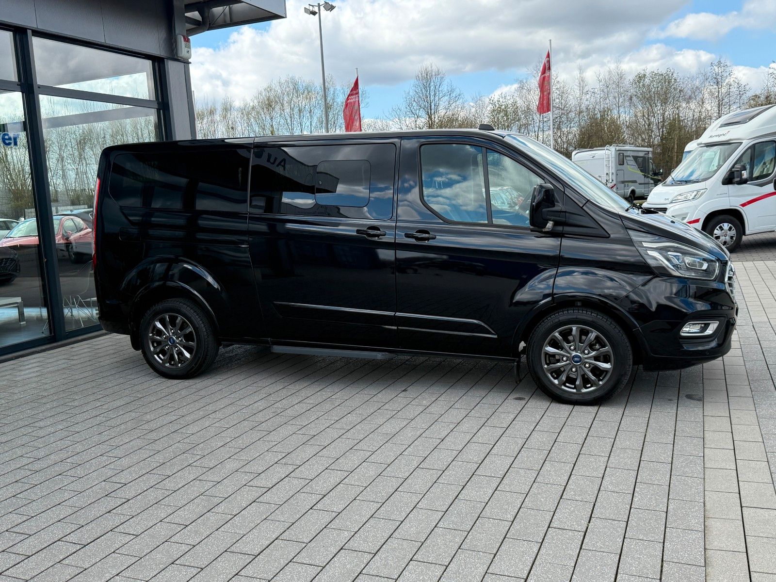 Fahrzeugabbildung Ford Transit/Tourneo Custom Kombi 320 L2 Tourneo Tita