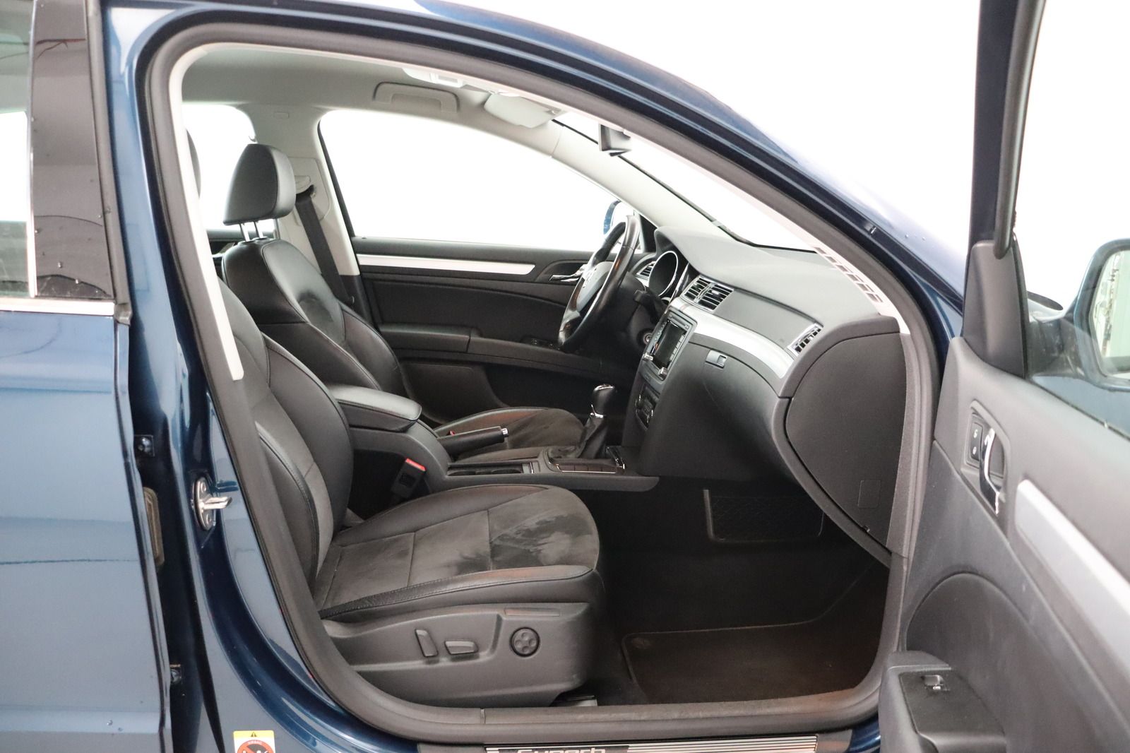 Fahrzeugabbildung SKODA Superb * Memory * Alcantara * PDC