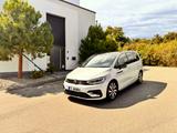 Volkswagen Touran 2.0 TDI SCR 140kW DSG Highline Highline - VW Touran Gebrauchtwagen in Freiburg