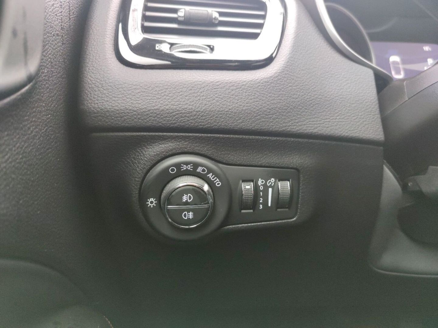 Fahrzeugabbildung Jeep Compass 1.4 MultiAir Limited 4WD+PANO+KAMERA+LED