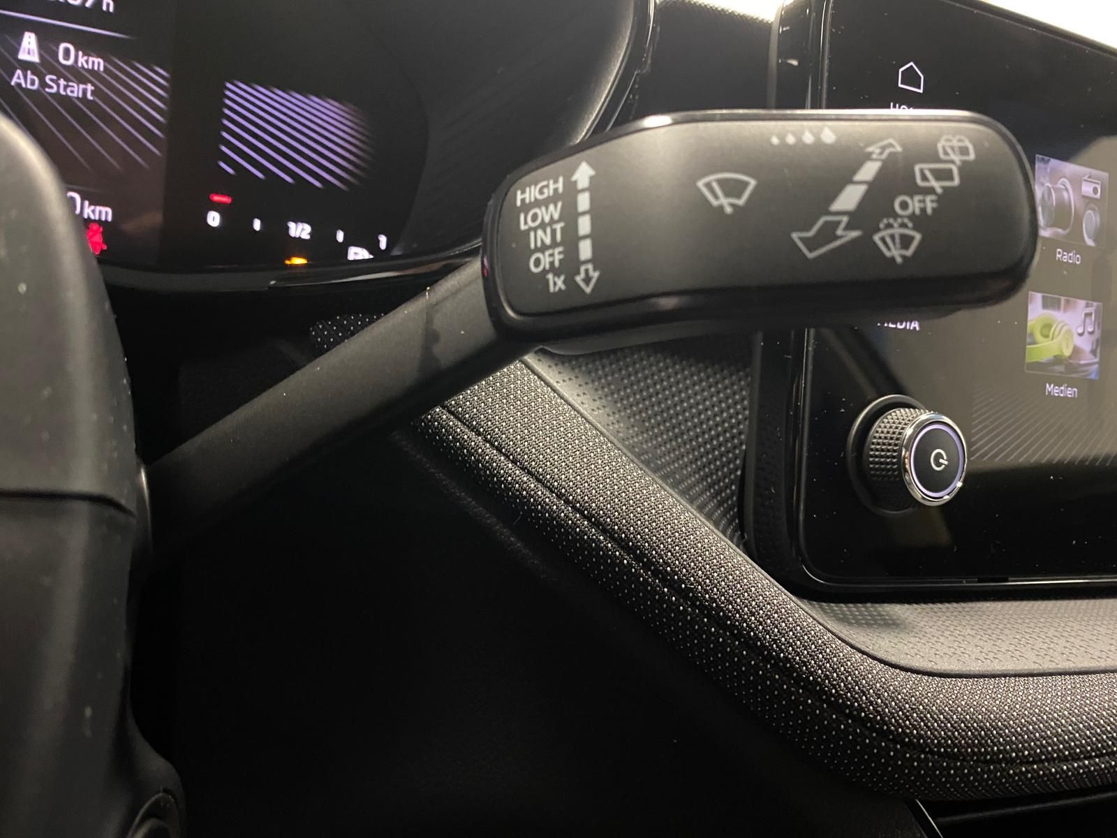 Fahrzeugabbildung SKODA Fabia Selection APP+KLIMA+RFK+PDC+SITZHEIZ+Andro