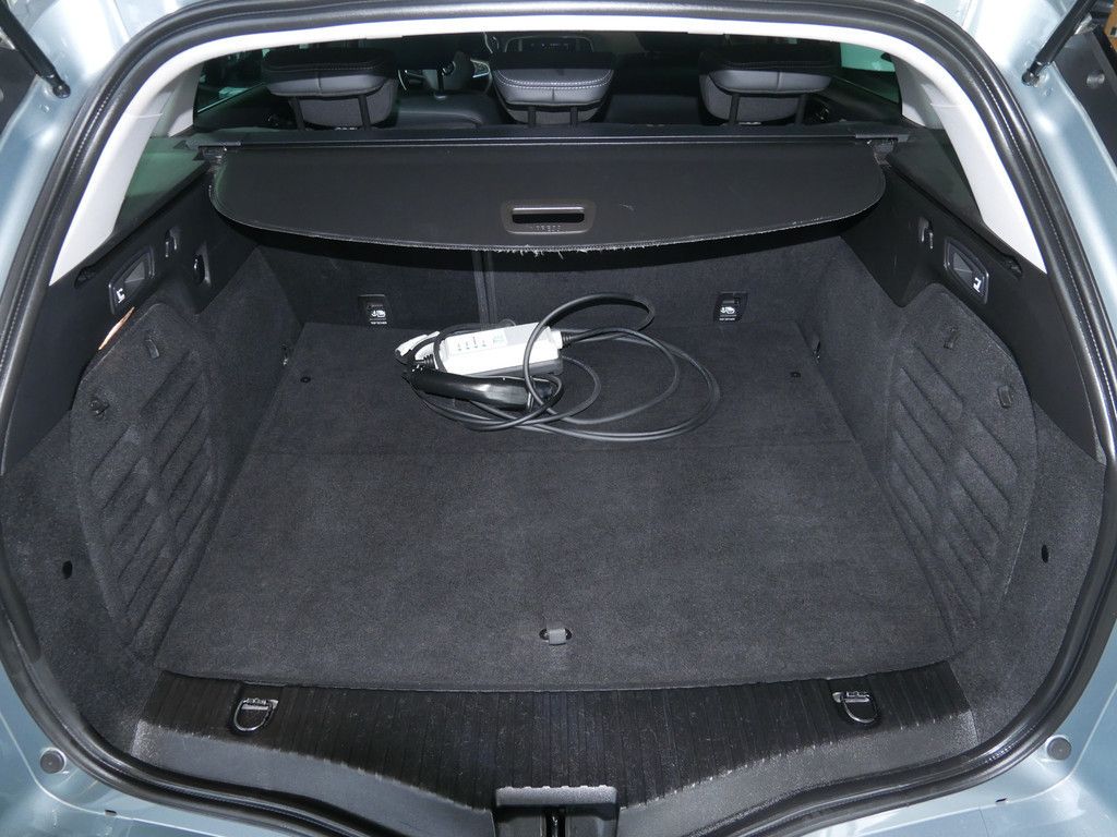 Fahrzeugabbildung Renault Megane Grandtour Intens E-TECH Plug-in 160