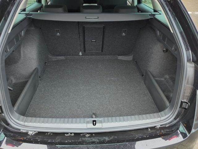 Fahrzeugabbildung SKODA Octavia Combi 1.5 TSI m-HEV DSG Selection ACC KA