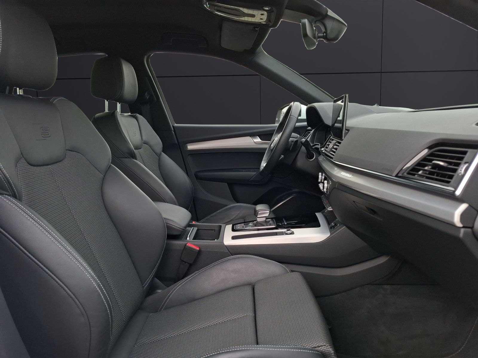 Fahrzeugabbildung Audi Q5 40 TDI quattro S-line S-tronic STH Matrix AHK