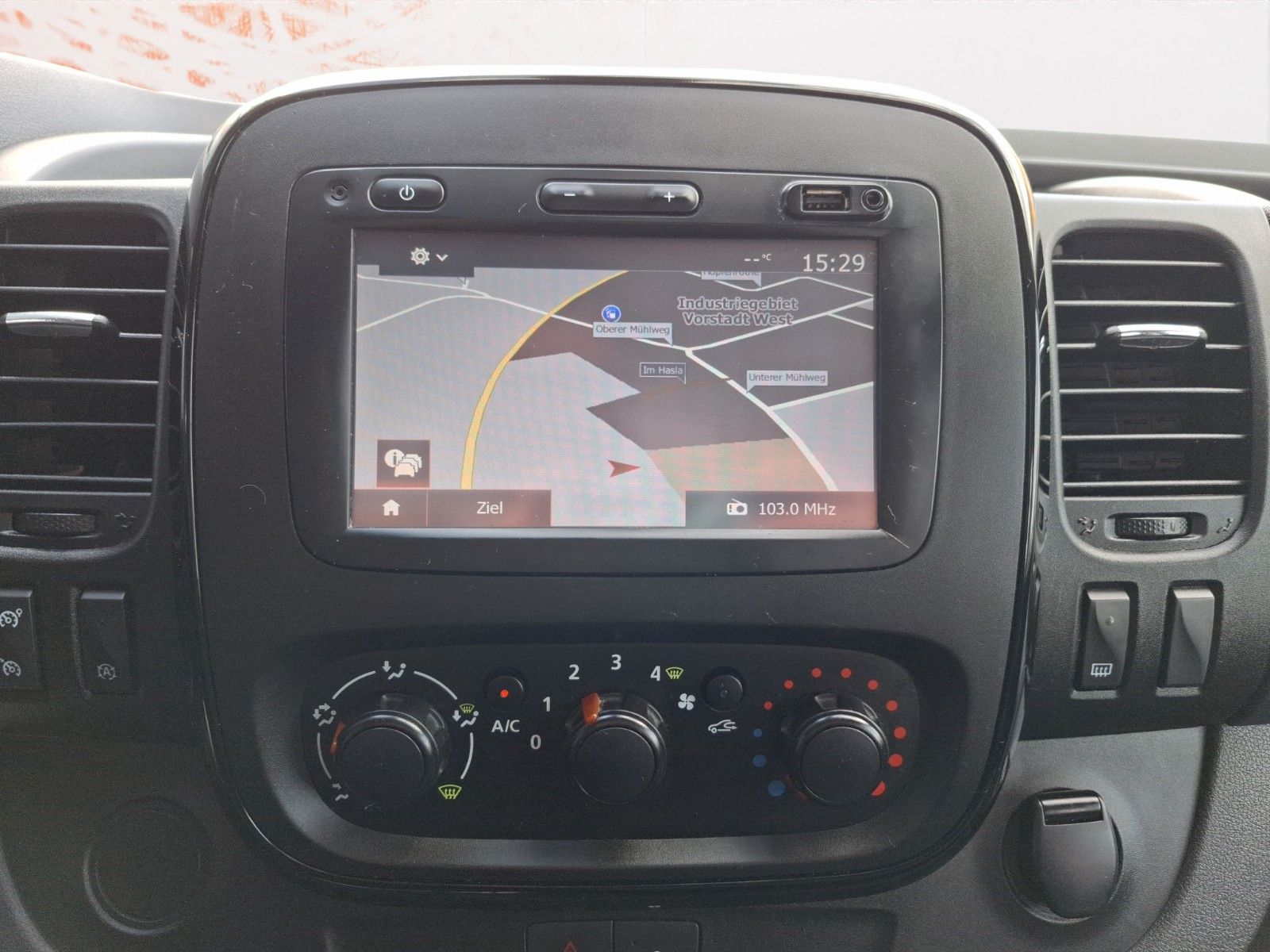 Fahrzeugabbildung Opel Vivaro B Combi ! 9-Sitzer ! NAVI ! PDC !