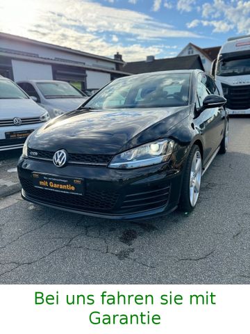 Volkswagen Golf VII Lim. BMT Panoramadach TÜV NEU BI-XENON