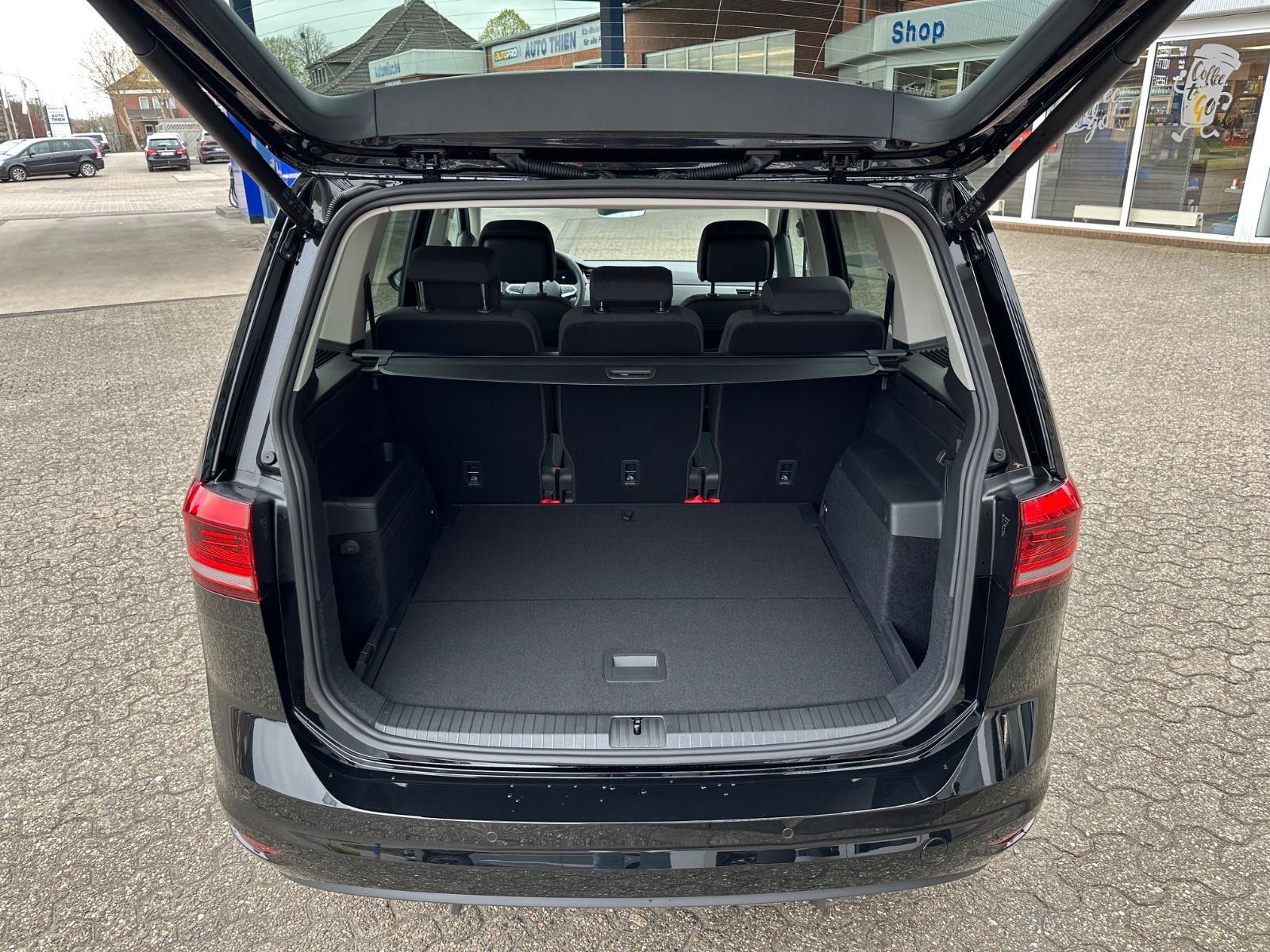 Fahrzeugabbildung Volkswagen Touran 1.5 TSI Comfortline DSG Navi/ACC/IQ/Shzg
