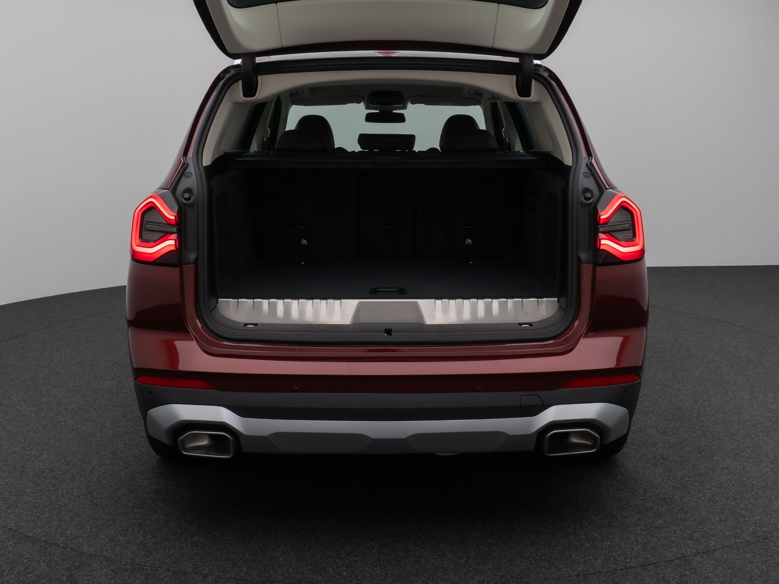 Fahrzeugabbildung BMW X3 xD30e Kamera HUD DAB AHK Sport Komfort Leder