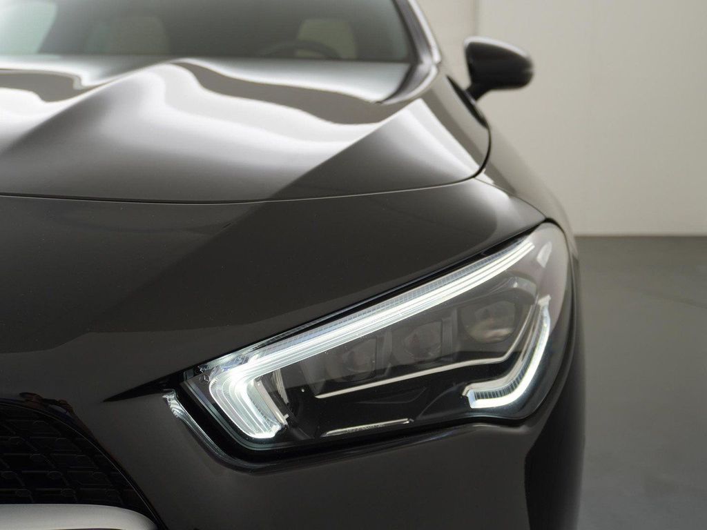 Mercedes-Benz CLA 200 Shooting Brake Business Solution Luxury