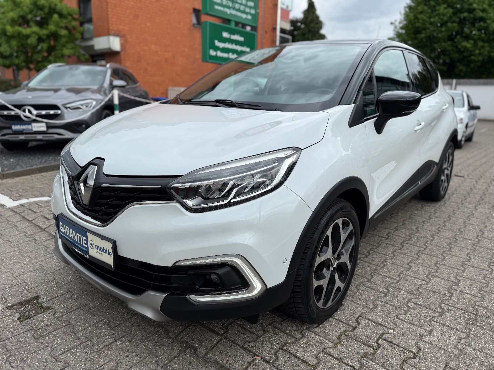 Fahrzeugabbildung Renault Captur Intens NAVI LED AHK TEMPOMAT KAMERA