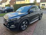 Hyundai TUCSON 4WD 25 Jahre Edition Top Zustand  - Hyundai TUCSON 25-Jahre