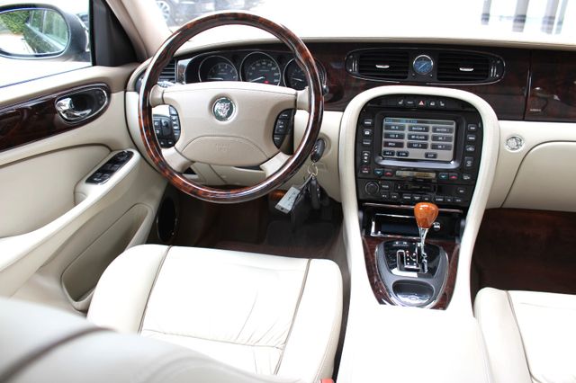 Jaguar XJ V8 Super/ 2. HAND/ DE/ SCHIEBEDACH/ SITZHZG.