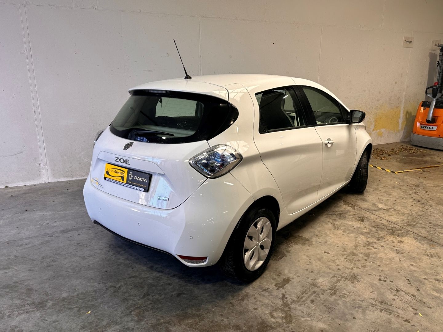 Fahrzeugabbildung Renault ZOE Life R110 Z.E 40 Batteriemiete Navi Klimaaut