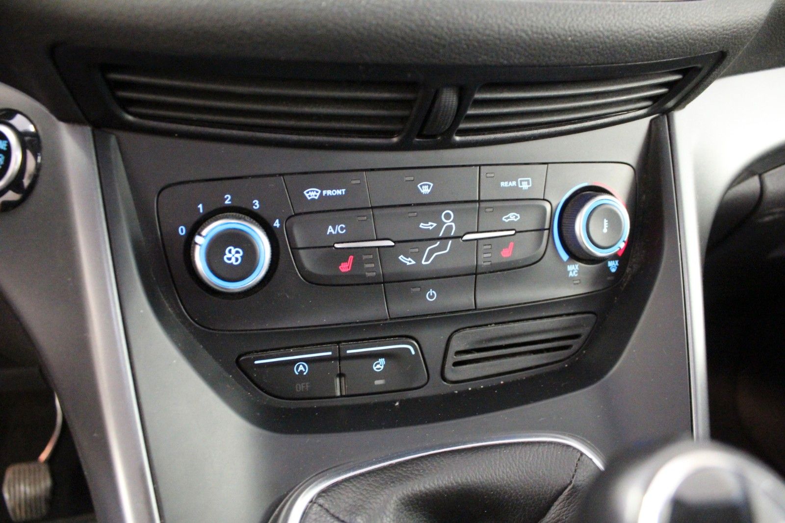 Fahrzeugabbildung Ford Kuga 1,5 Trend 4x2 Gewerbespecial