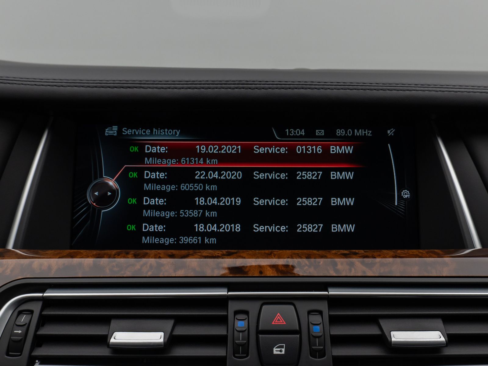 Fahrzeugabbildung BMW 760 Li M Sport Glasdach B&O HUD SoftCl NightVisi