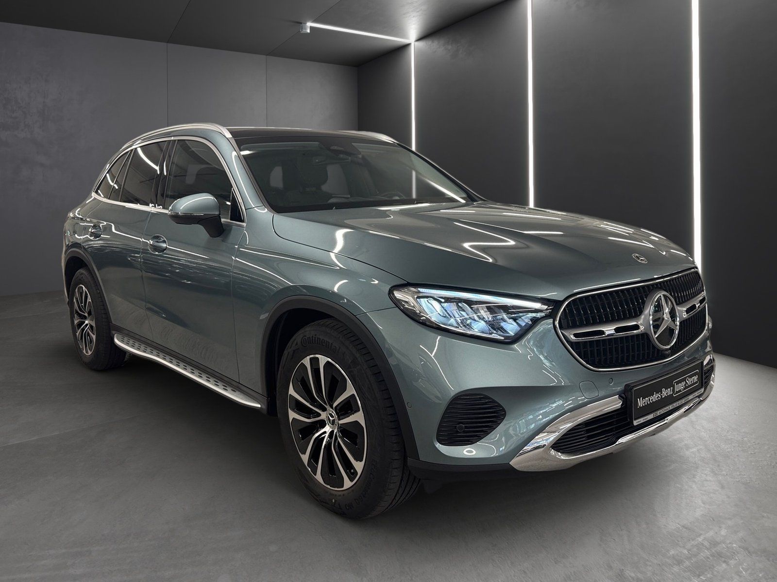 Fahrzeugabbildung Mercedes-Benz GLC 200 4M Avantgarde*STDHZG*AHK*Pano*Totwinkel*