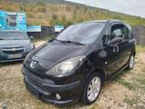Peugeot 1007 Premium 1,6*TÜV*Klima*Garantie - schwarze Peugeot 1007