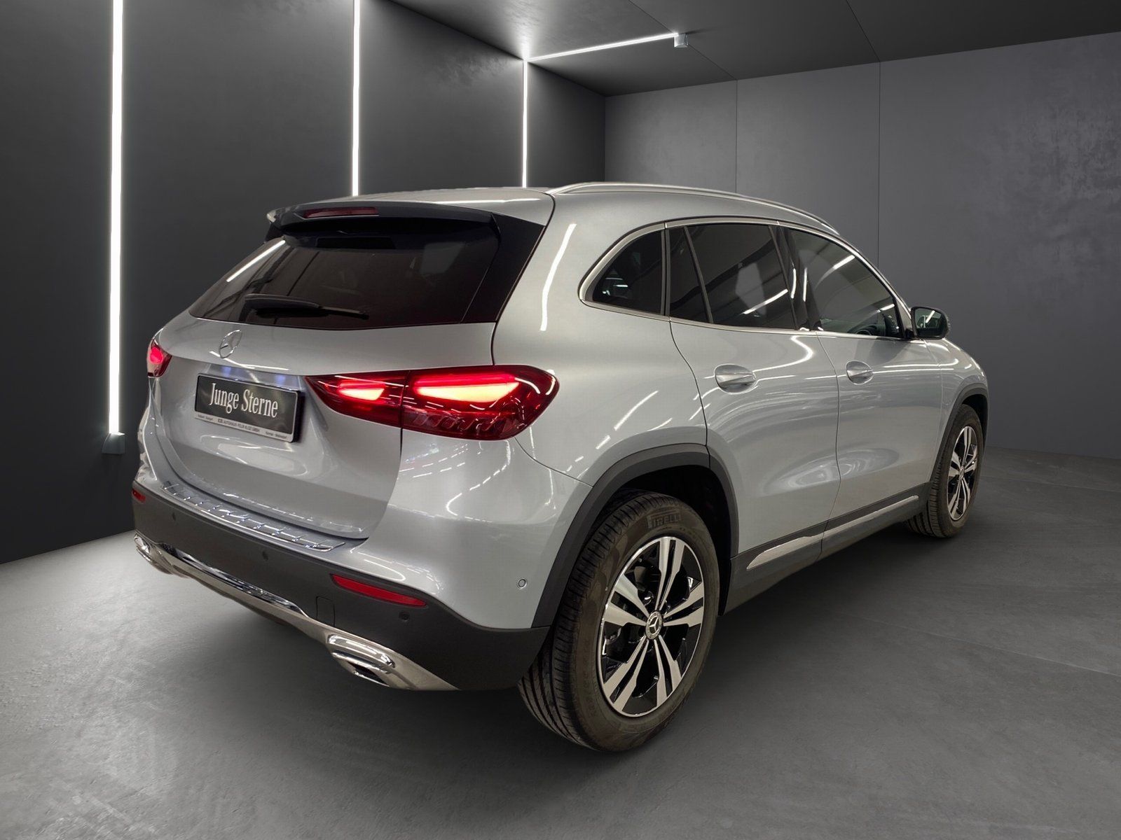 Fahrzeugabbildung Mercedes-Benz GLA 180 Progressive*Kamera*LED*Sportsitz*CarPlay